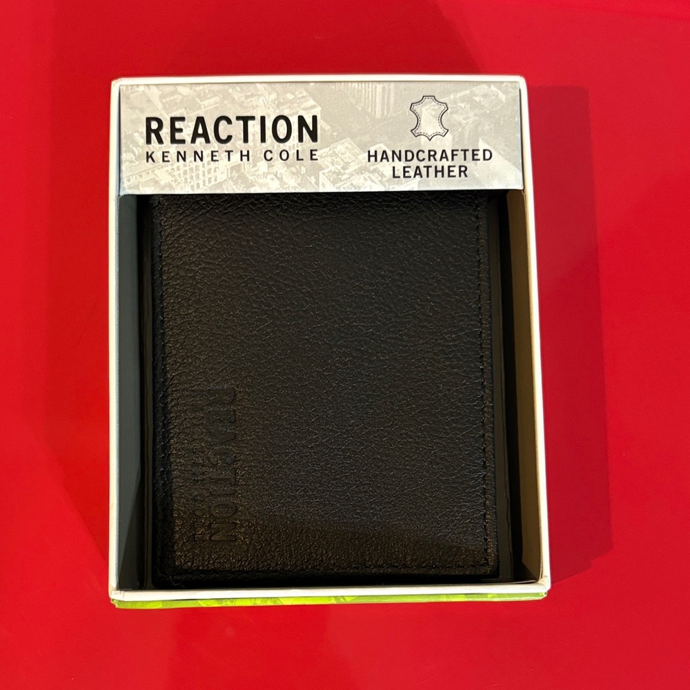 Kenneth Cole Reaction Black Leather Card Holder